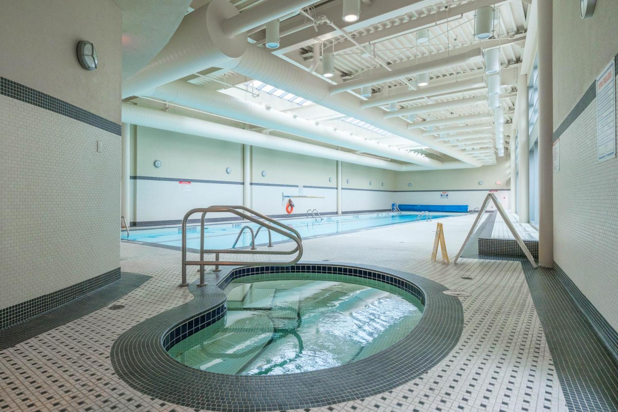 Central 1-Bedroom Apartment With Pool, Jacuzzi & Sauna Vancouver Zewnętrze zdjęcie